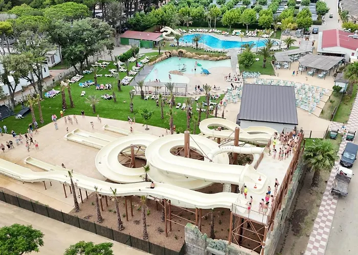 EL DELFÍN VERDE RESORTS
